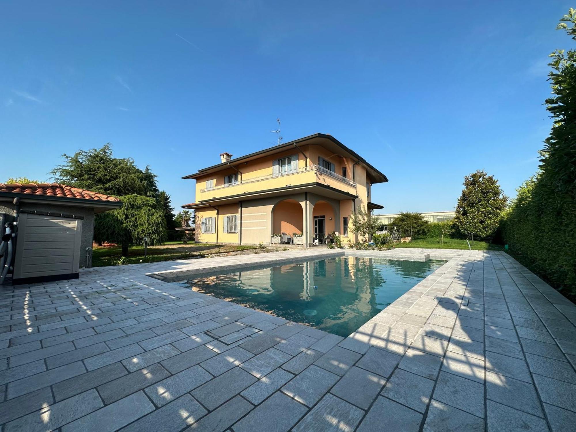 Villa 3 Cassano dʼAdda Buitenkant foto